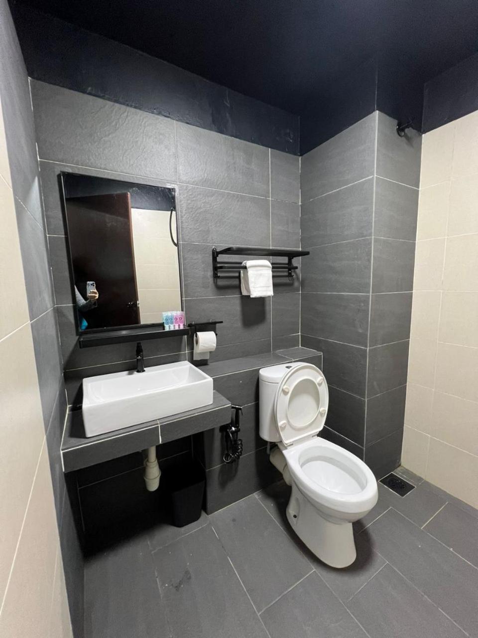 Samsara Studio Apartment At Kompleks Mutiara Gm Gua Musang Exterior photo